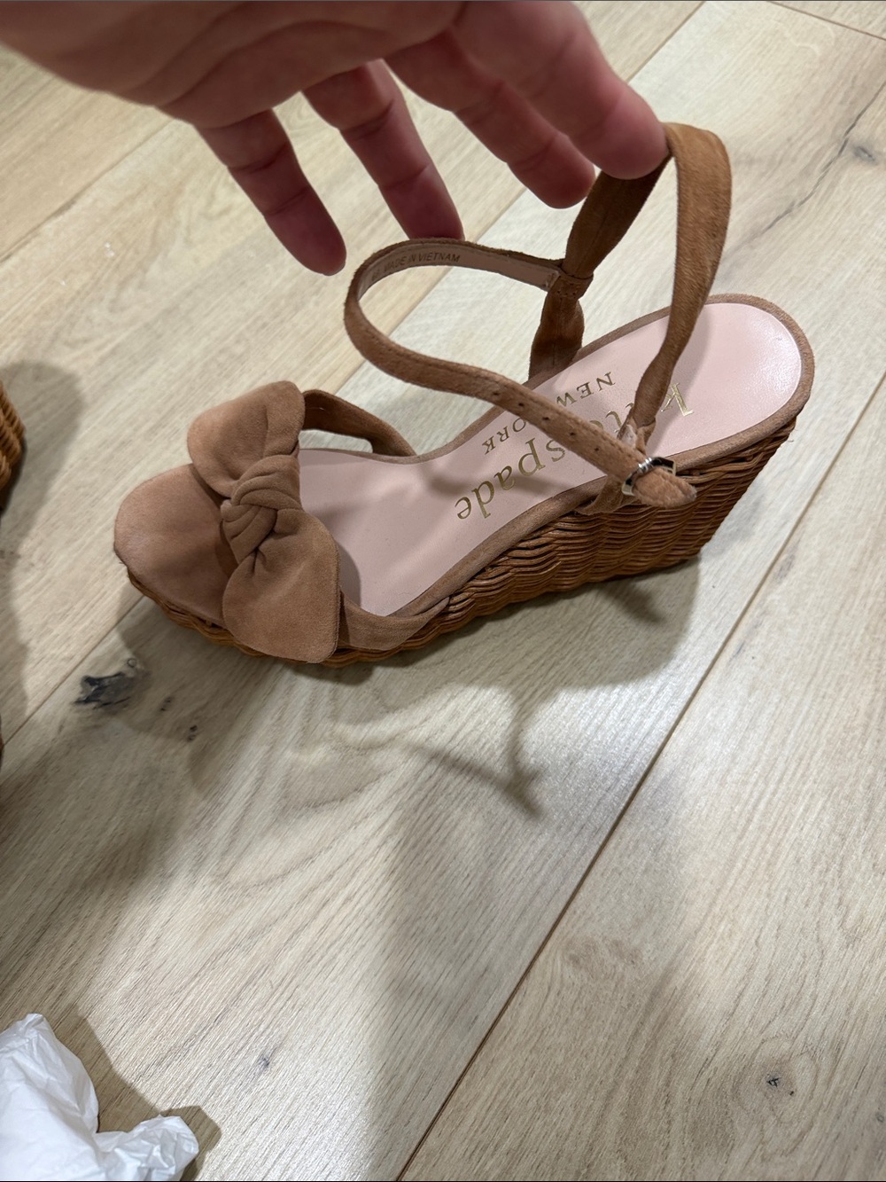 kate spade Tan Bow Wedge Sandals - Picture 4 of 7